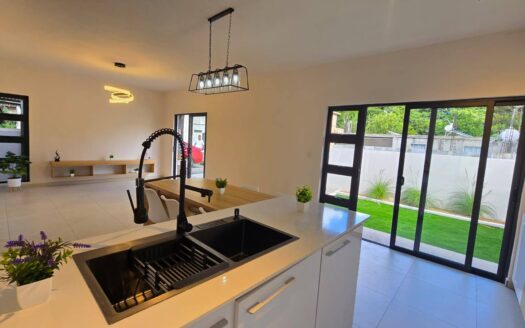 3 Bedrooms House for Sale at Petit Camp Phoenix